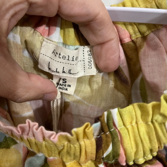 Colorful Ruffle Off-Shoulder Blouse - Picture 2 of 7